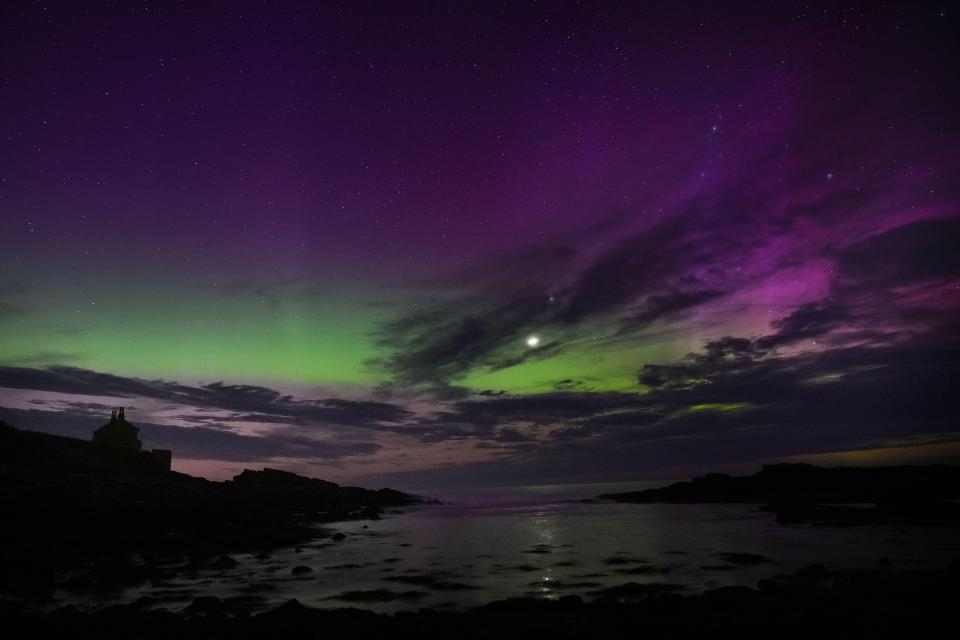 Some areas were treated to the Northern Lights at the same time