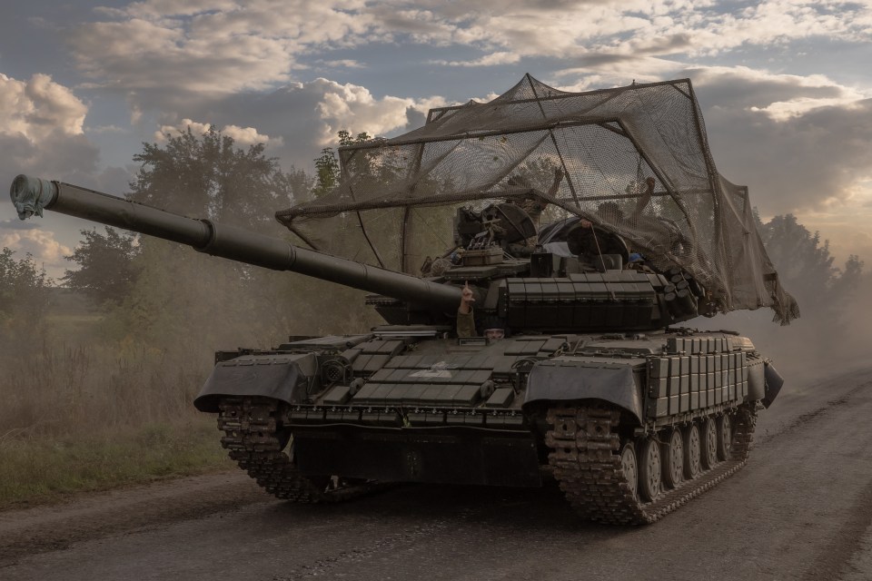 Ukrainian forces drive a battle tank into Sumy, Kursk, last week