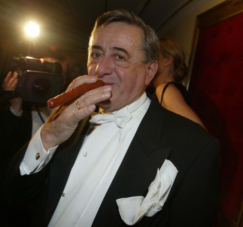 ref au/15278 Richard LUGNER smoking a salami cigar Vienna Operaball 2005, guests arrival at the red carpet, Opernball, Ball, 03.02.2005, Credit:Photo Press Service/Look Press / Avalon