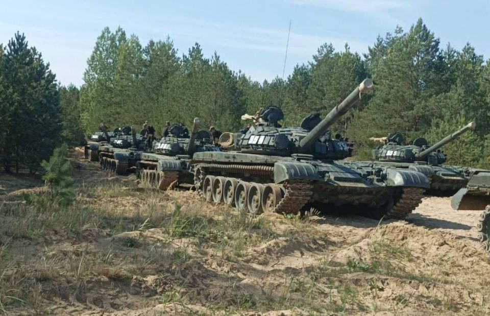 Pictures appear to show Belarusian tanks being moved to the border near Gomel