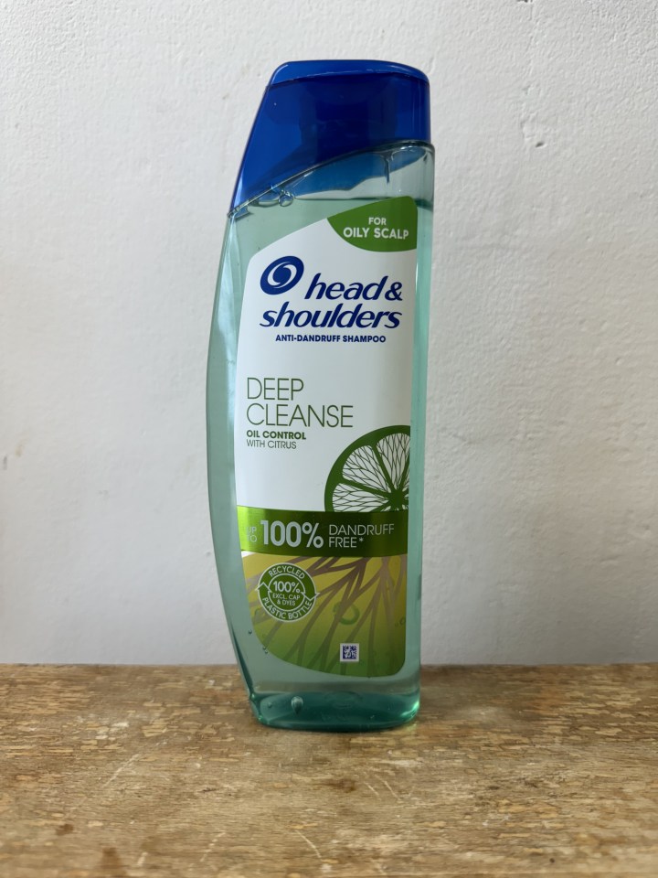 I tried Head and Shoulders's Deep Cleanse Oil Control Shampoo but wasn't a big fan