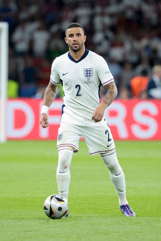 a soccer player with the number 2 on his jersey