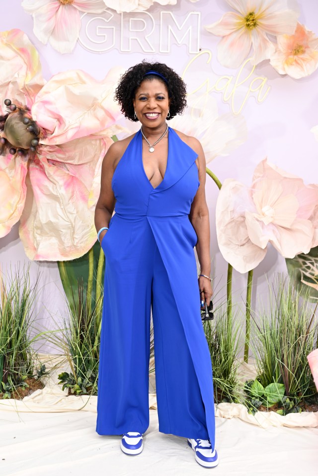 Brenda Edwards looked gorgeous in a bright jumpsuit