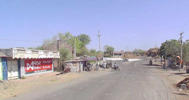 The home protected by the loyal dogs is in Thoradi Village, Savarkundla, Amreli, Gujarat