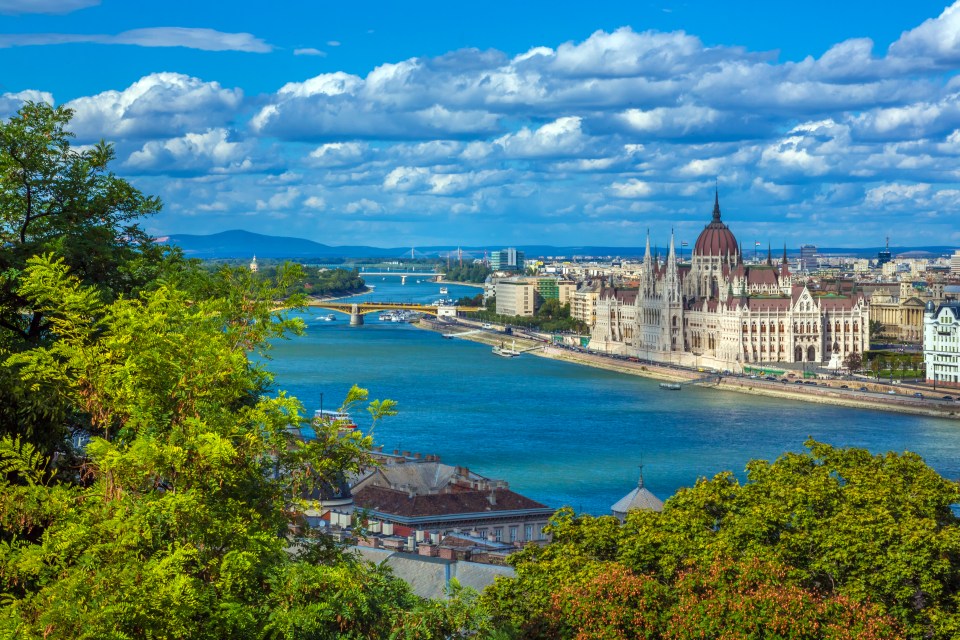 New flights to Budapest are going to be launched from Glasgow