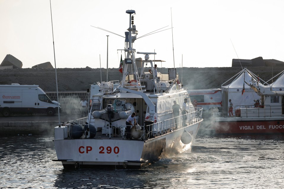 A rescue boat set out to search for Hannah this morning