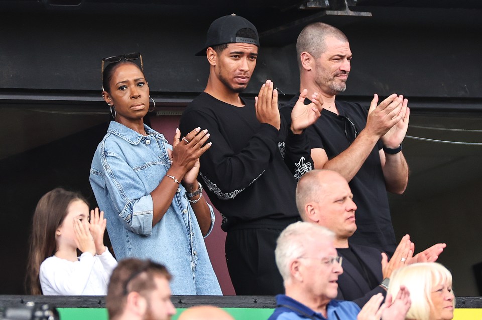 The Real Madrid superstar sat alongside mum Denise and dad Mark