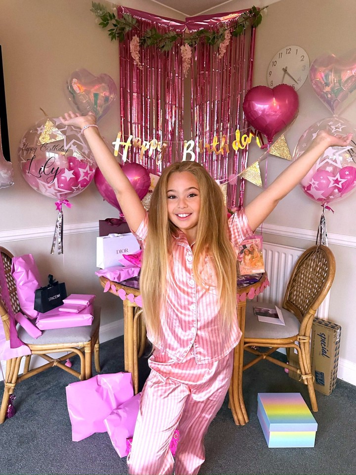 The mum spend £1,000 on her daughter’s birthday haul