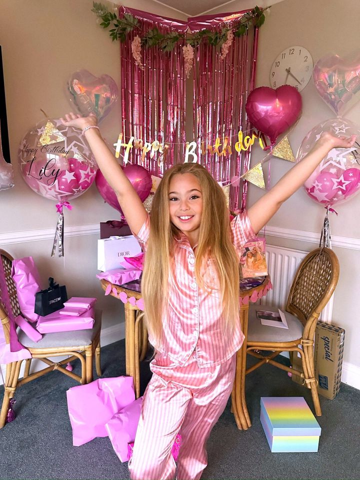 The mum spend £1,000 on her daughter's birthday haul