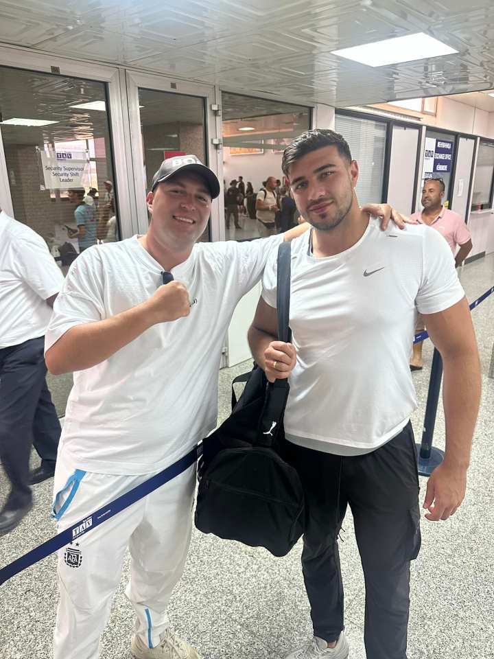 Tommy Fury was spotted posing with fans hours before his split with Molly-Mae Hague was revealed