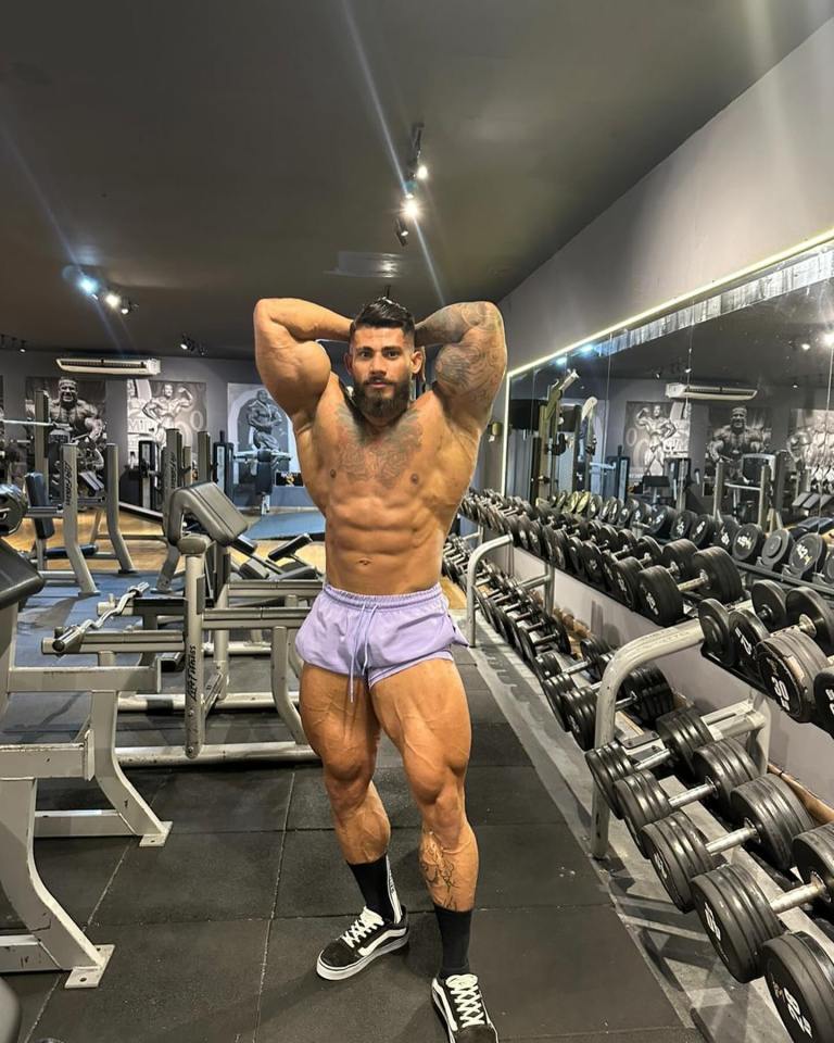 De Souza used to share snaps of his ripped physique with his followers on social media