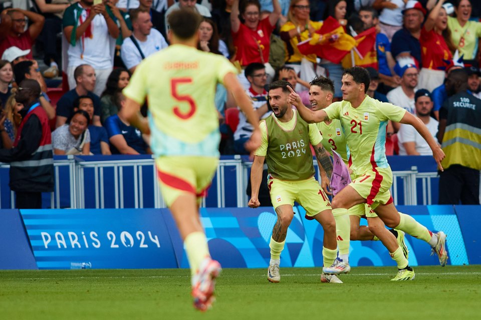 Camello was the hero for Spain, scoring twice in injury time