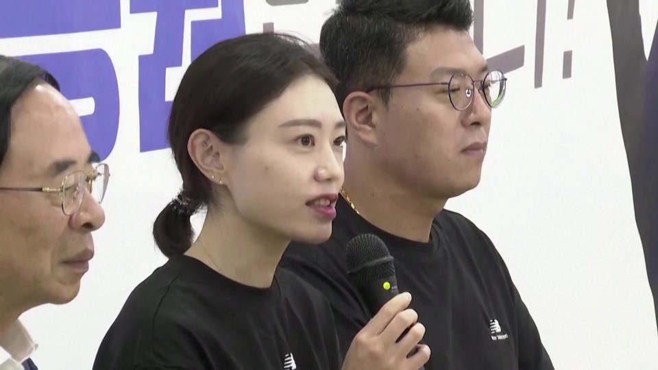 South Korean Olympic medalist Kim Ye-ji collapses at news conference