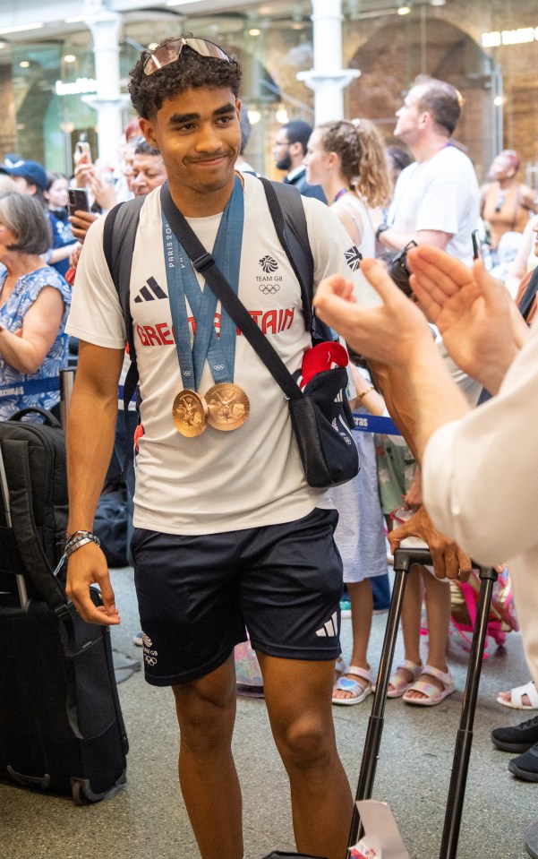 4x400m relay and mixed 4x400m relay bronze medallist Samuel Reardon returns