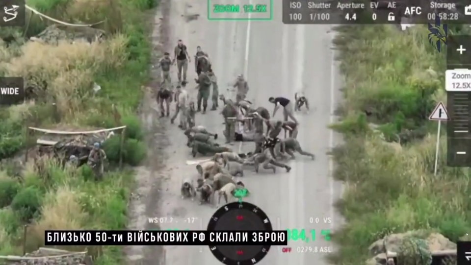 WAVE OF STEEL Dramatic moment huge Ukrainian tank convoy pours over Russian border as Putins troops surrender in their OWN country - Russian POWs in Kursk region, , //x.com/bayraktar_1love/status/1821485375858110625