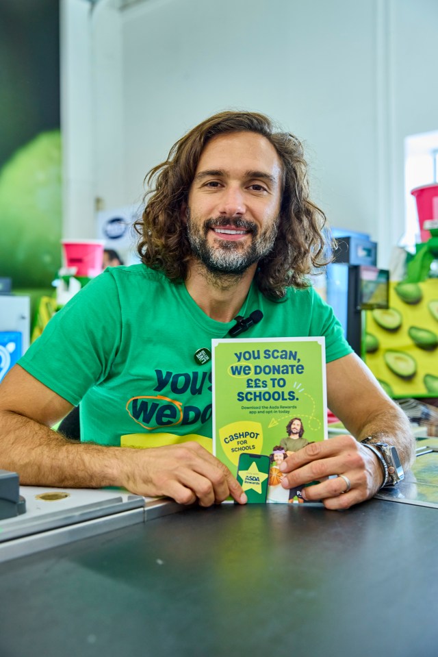 a man wearing a green shirt that says you scan