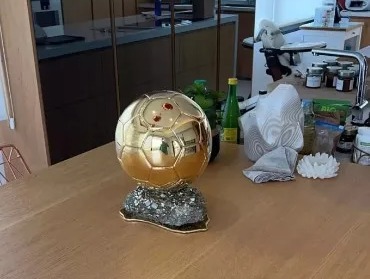 Benzema shared this image of his Ballon d'Or after Ronaldo picked Kylian Mbappe over him