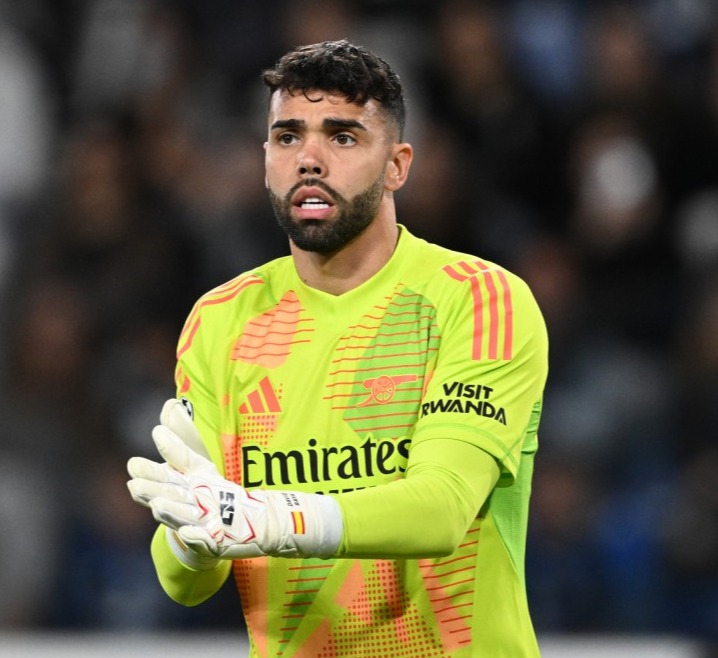 BERGAMO, ITALY - SEPTEMBER 19: Goalkeeper David Raya of Arsenal looks on during the UEFA Champions League 2024/25 League Phase MD1 match between Atalanta BC and Arsenal FC at Stadio di Bergamo on September 19, 2024 in Bergamo, Italy. (Photo by Image Photo Agency/Getty Images)