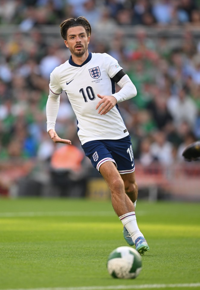 a soccer player with the number 10 on his jersey