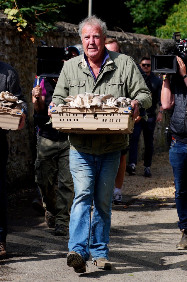 The star was besieged by farms when he opened The Farmer's Dog pub in Oxfordshire