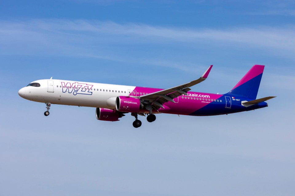 We compared cheap Wizz Air flights booked direct vs a travel agent