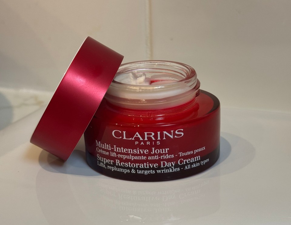 Clarins Super Restorative Day Cream