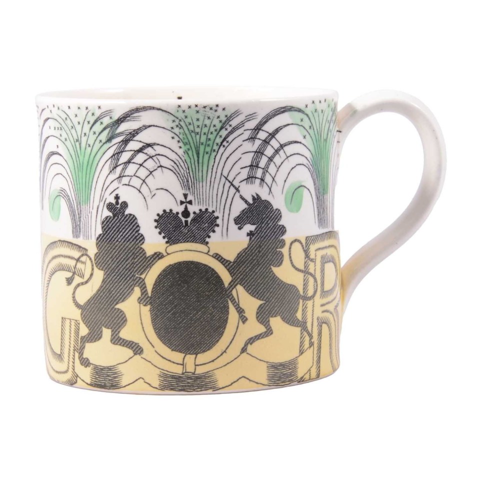 The pale yellow lower band and green detailing from a collection of five Ravilious 1937 Wedgwood coronation mugs sold for £13,500