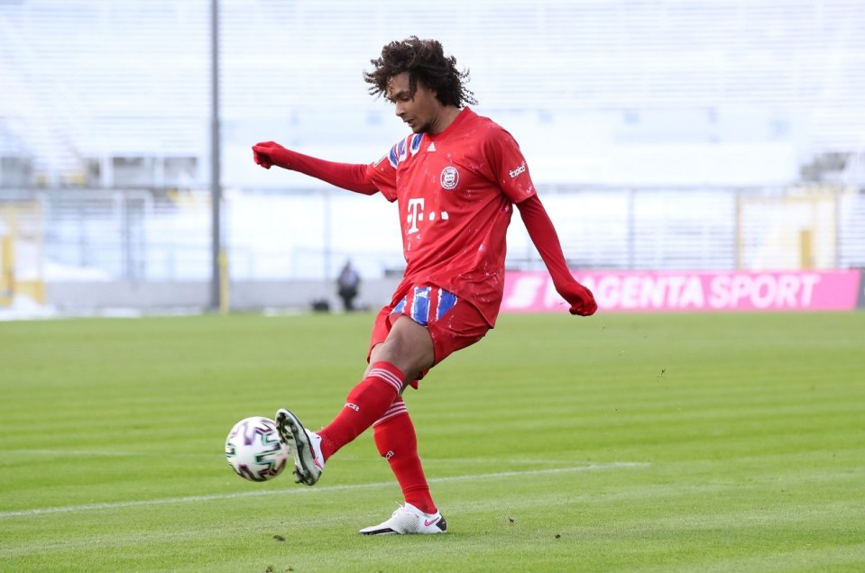 MUNICH, GERMANY - JANUARY 09: Joshua Zirkzee of FC Bayern München runs with the ball during the 3. Liga match between Bayern Muenchen II and TSV 1860 Muenchen at Stadion an der Grünwalder Straße on January 09, 2021 in Munich, Germany. (Photo by Alexander Hassenstein/Getty Images for DFB)