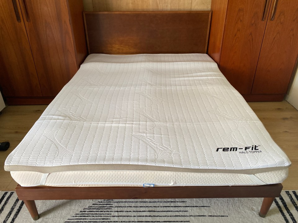 REM-Fit Halo Memory Foam Topper