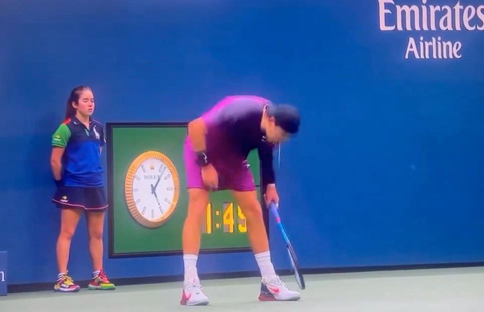 Draper threw up during the second set and cleaned it up himself