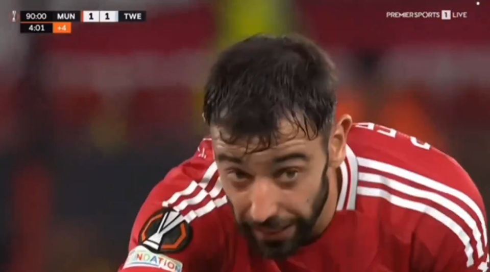 Manchester United fans were furious with Bruno Fernandes in stoppage time