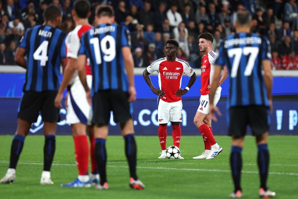 Bukayo Saka went close with a drilled free-kick