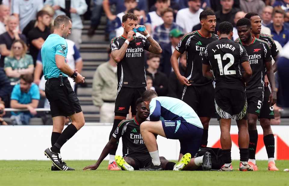 Bukayo Saka appeared to pick up an injury during the North London derby