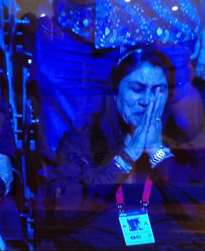 Mum Bobby let out her emotions after Ishpreet's dramatic victory