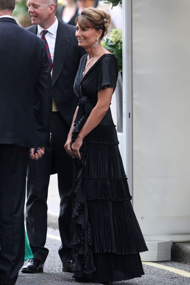 Kate is said to have borrowed the earrings from mum Carole, who is seen here in the same pair