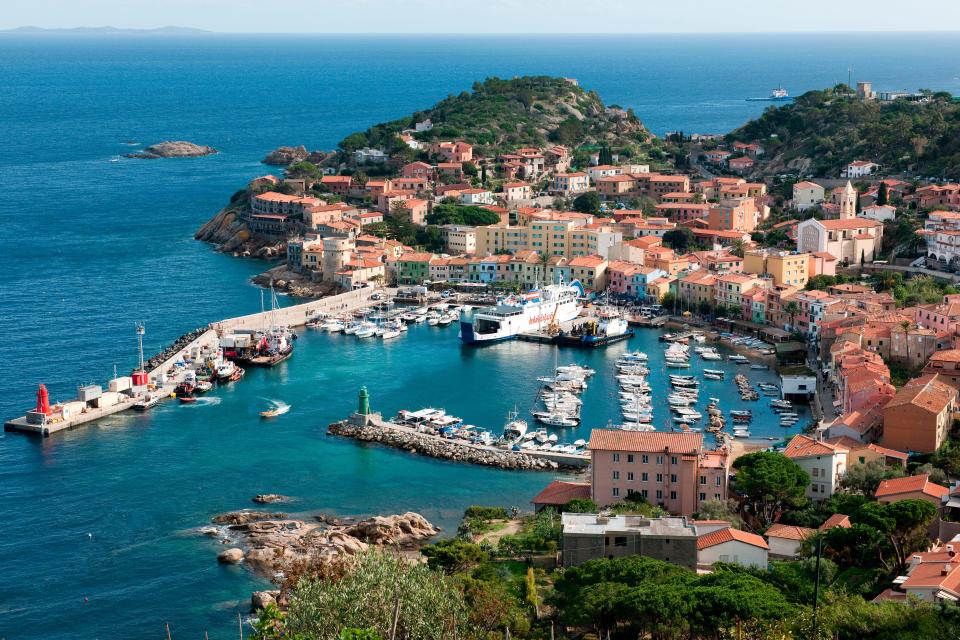 It takes one hour to reach Giglio from the Italian mainland