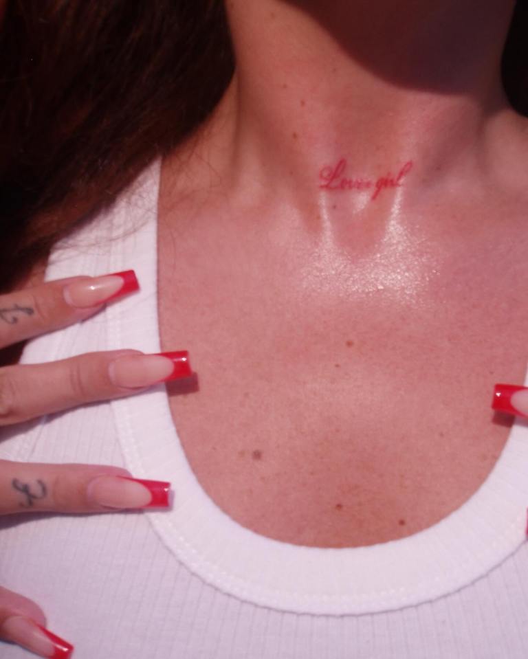 The star decided to tattoo her neck in the wake of her love split