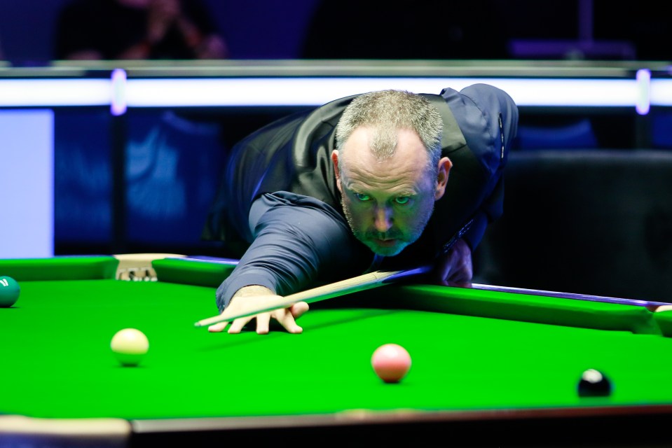 Mark Williams was edged out 10-9