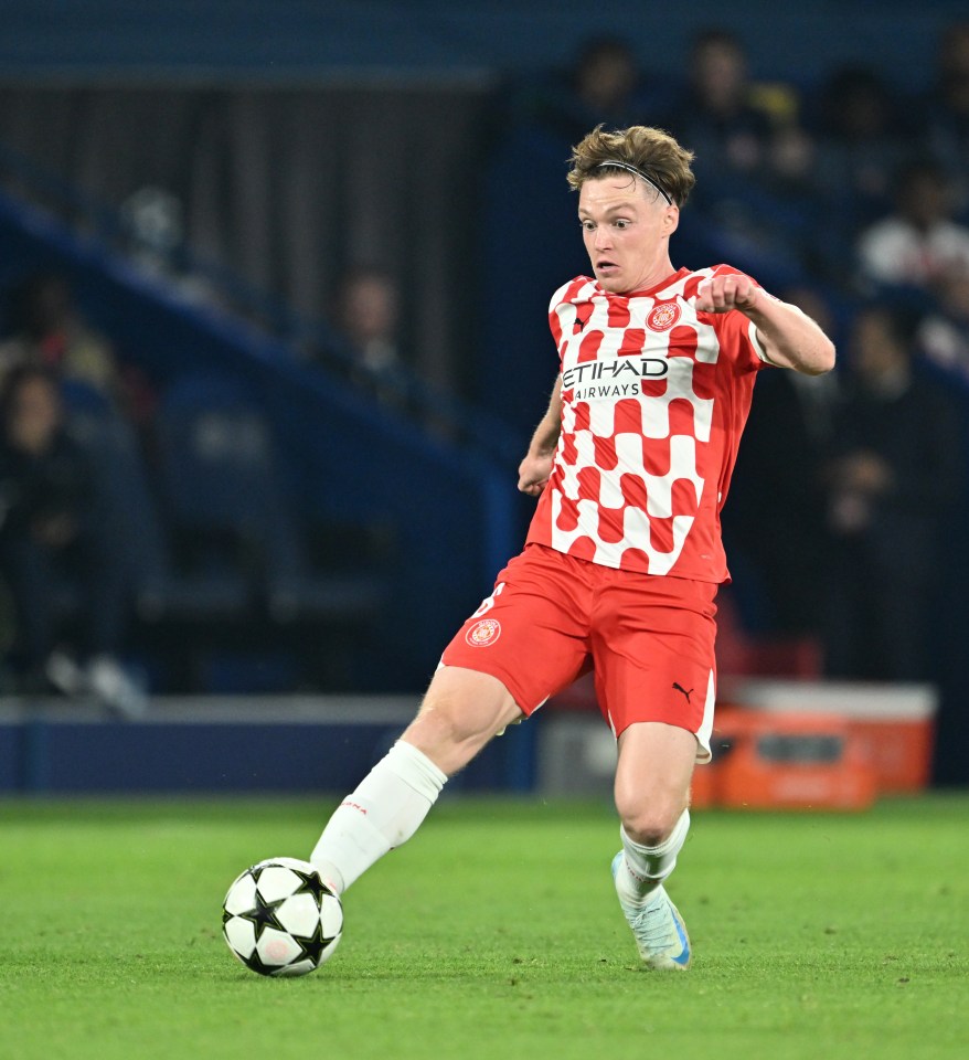 Viktor Tsygankov took on PSG with Girona in Paris last night