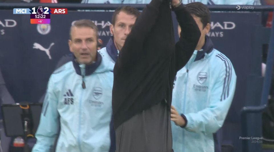 Mikel Arteta lost it after seeing Leandro Trossard receive a red card against Manchester City