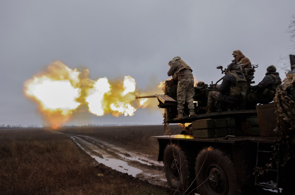 Ukrainian servicemen firing at Russian targets in Ukraine