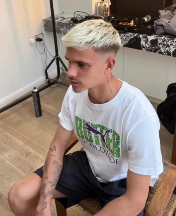 Romeo Beckham dropped in for a cut in October 2022