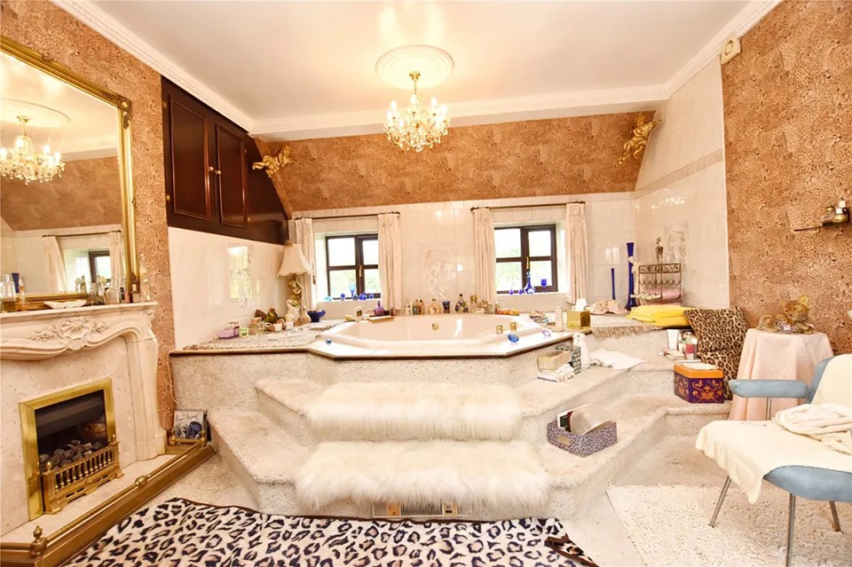 Interior shots can be seen on the property website Zoopla