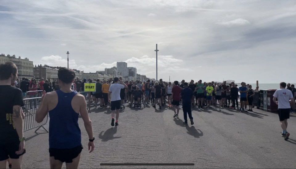 Runners heading to the start line at Hove Promenade parkrun