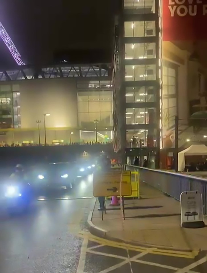 Taylor's entourage leaves Wembley stadium