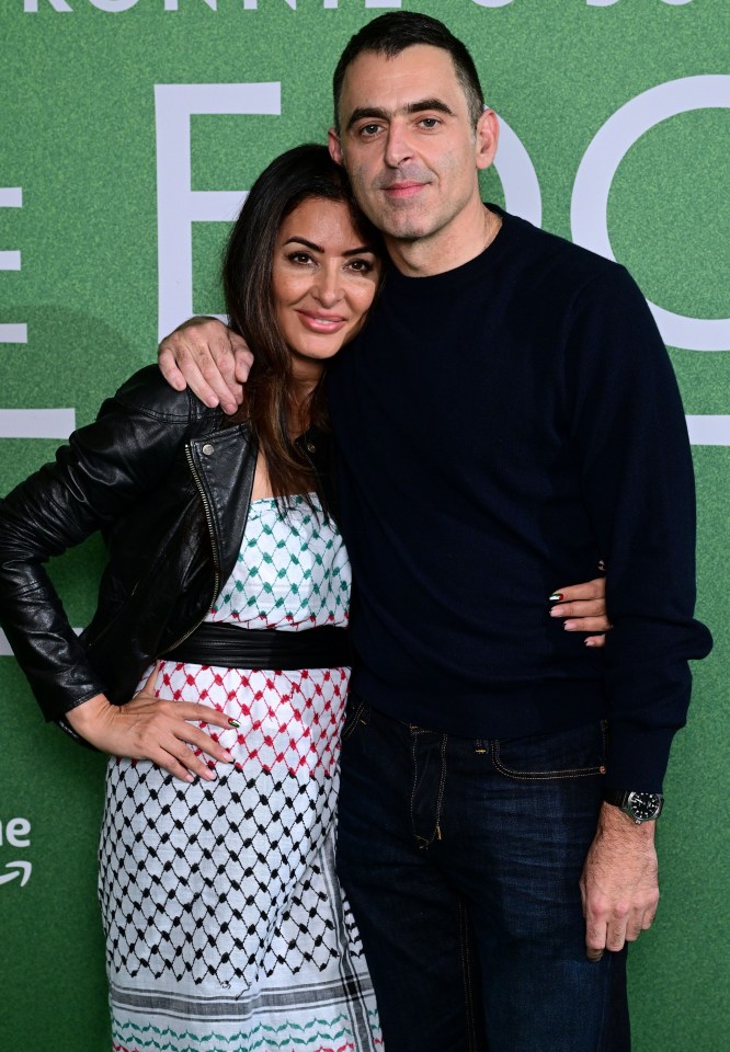 ronnie o'sullivan and laila rouass pose for a photo