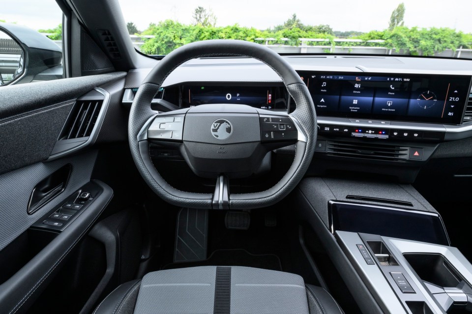 Plush, tech-rich cabin with lots of soft-touch materials, a super-wide 16in touchscreen and the option of head-up display