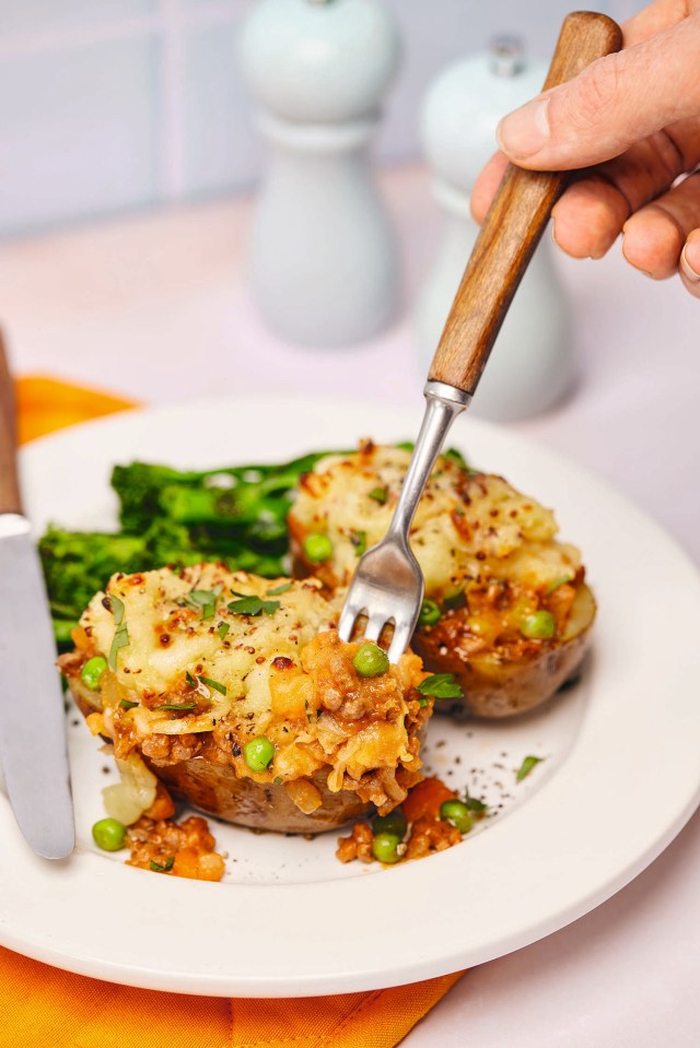 You can make the minced beef filling in advance and keep it in a sealed container in the fridge