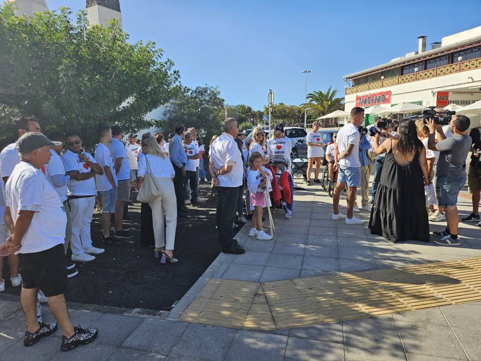 A pro-tourism march was held in Lanzarote, Spain