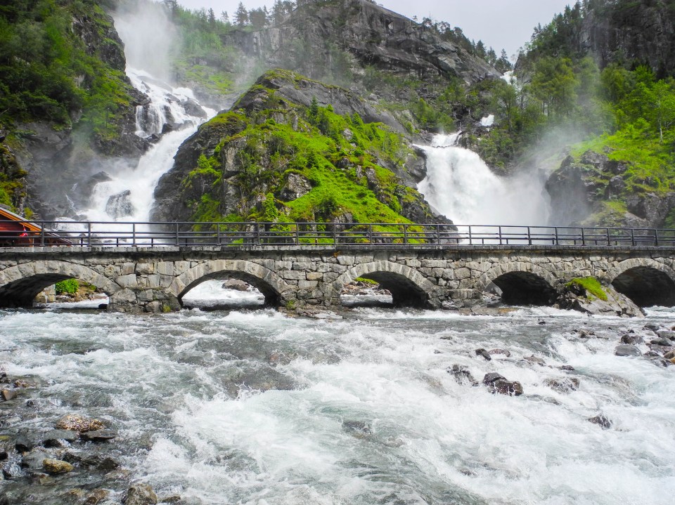 The breathtaking Langfoss waterfall is worth a stop